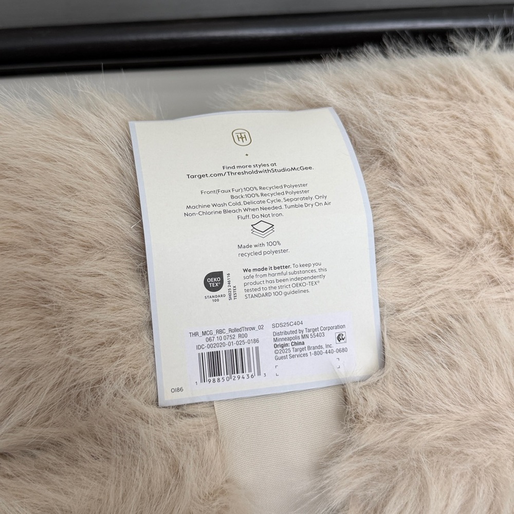 New w tags Studio McGee faux fur throw luxurious neutral - Picture 4 of 7
